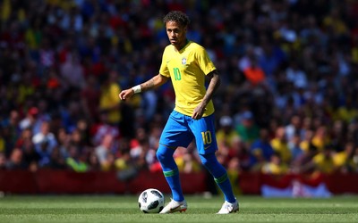 101博体育-三笘薰绝杀后与球迷互动